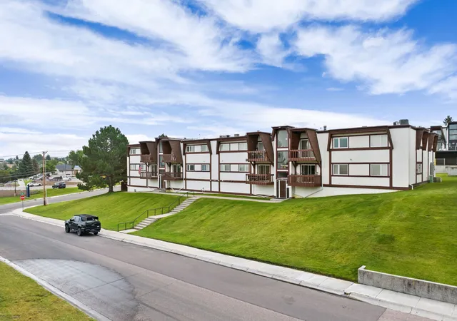 Photo 2 of Condo for sale at 324 13th Avenue S #8, Great Falls, MT 59405 | MLS# 30077659 | Listing updated on 2026-09-14