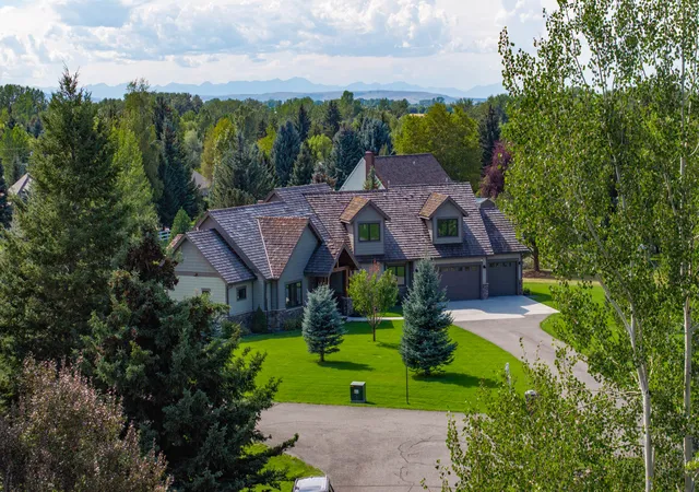 Photo 1 of Single family home for sale at 9 Lariat Loop, Bozeman, MT 59715 | MLS# 30077235 | Listing updated on 2026-09-21