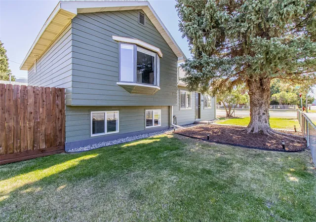 Photo 3 of Single family home for sale at 3350 Kennedy Ave, Butte, MT 59701 | MLS# 30077934 | Listing updated on 2026-09-06
