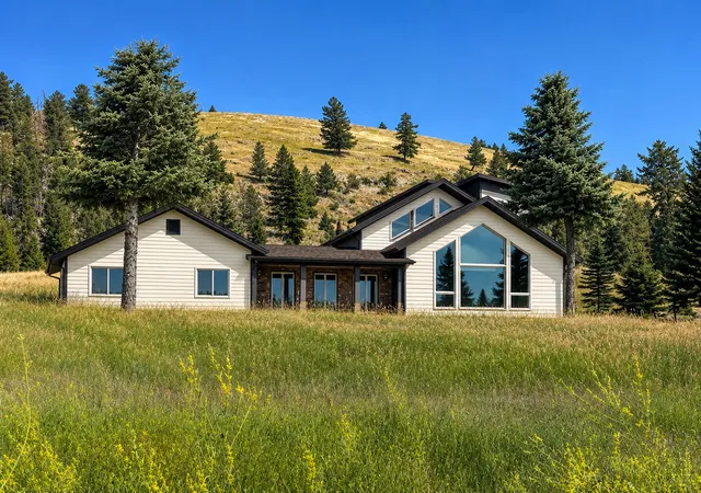 Photo 2 of Single family home for sale at 100 Mountain Cir, Eureka, MT 59917 | MLS# 30077953 | Listing updated on 2026-09-08
