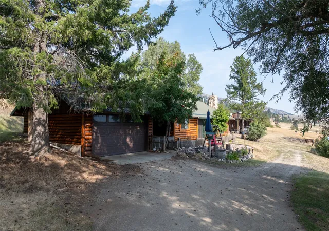 Photo 1 of Single family home for sale at 19707 Kings Rd, Florence, MT 59833 | MLS# 30077305 | Listing updated on 2026-09-10
