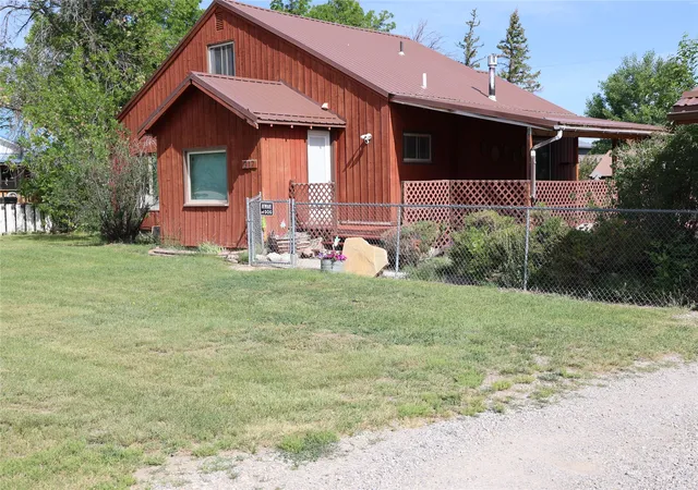 Photo 3 of Single family home for sale at 317 Choteau Ave, Valier, MT 59486 | MLS# 30077916 | Listing updated on 2026-09-08
