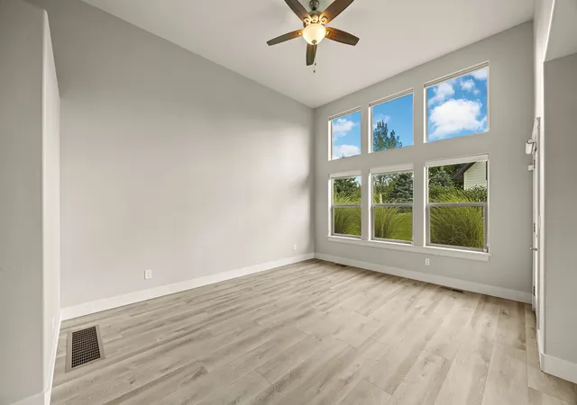 Photo 4 of Townhouse for sale at 19 Crossbuck Trl, Bigfork, MT 59911 | MLS# 30077762 | Listing updated on 2026-09-22