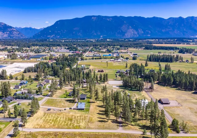 Photo 3 of Single family home for sale at 500 Rodeo Dr, Columbia Falls, MT 59912 | MLS# 30077988 | Listing updated on 2026-09-09