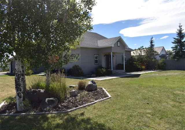 Photo 2 of Single family home for sale at 632 Dupuyer Ave, Valier, MT 59486 | MLS# 30077938 | Listing updated on 2026-09-08