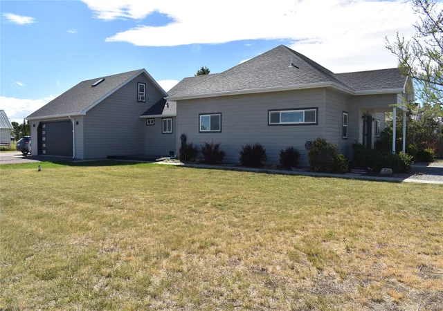 Photo 3 of Single family home for sale at 632 Dupuyer Ave, Valier, MT 59486 | MLS# 30077938 | Listing updated on 2026-09-08