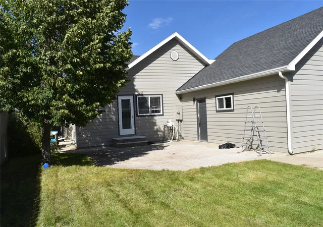 Photo 4 of Single family home for sale at 632 Dupuyer Ave, Valier, MT 59486 | MLS# 30077938 | Listing updated on 2026-09-08