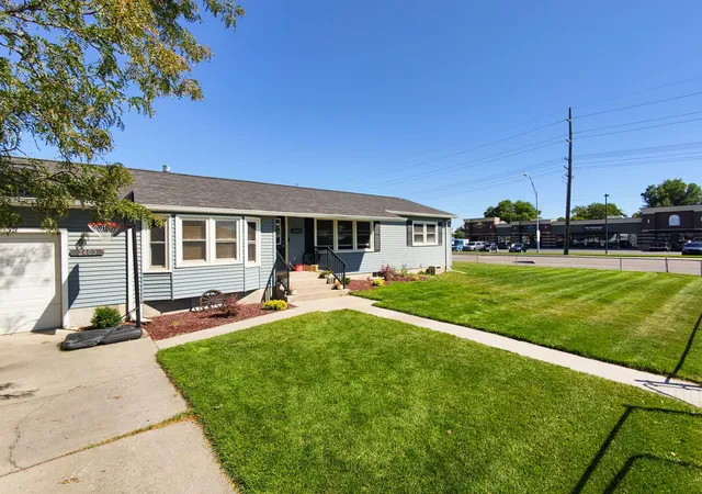 Photo 3 of Single family home for sale at 2403 Wyoming Ave, Billings, MT 59102 | MLS# 30078001 | Listing updated on 2026-09-06
