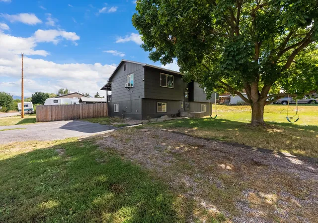 Photo 4 of Single family home for sale at 1001 E 4th Avenue, Polson, MT 59860 | MLS# 30077848 | Listing updated on 2026-09-08