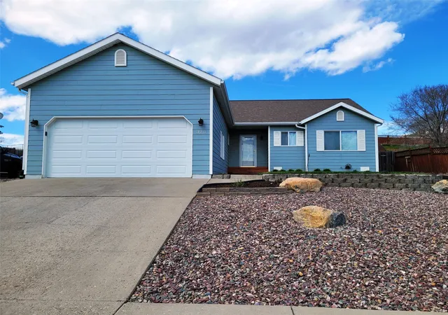 Photo 1 of Single family home for sale at 320 Buttercup Loop, Kalispell, MT 59901 | MLS# 30078000 | Listing updated on 2026-09-07