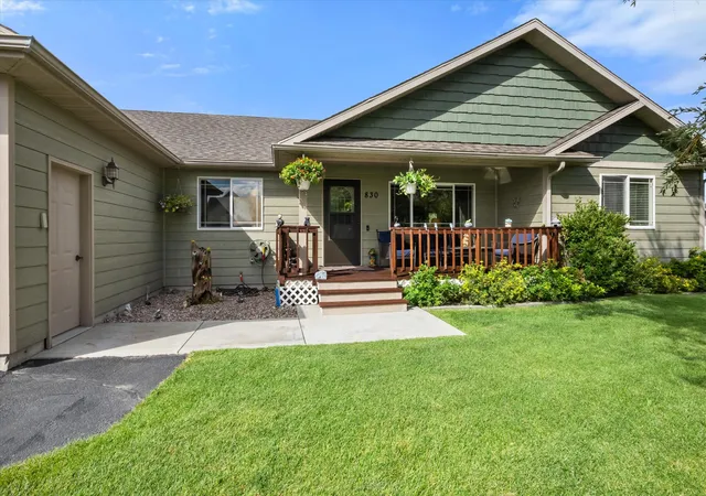 Photo 1 of Single family home for sale at 830 Cap Rd, Helena, MT 59602 | MLS# 30075924 | Listing updated on 2026-09-12