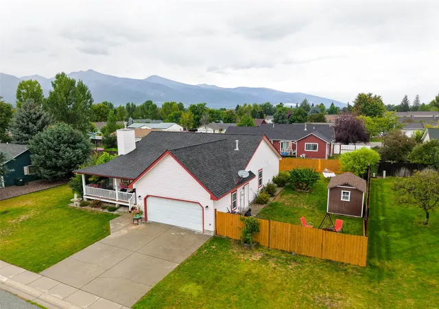 Photo 3 of Single family home for sale at 305 Valley View St, Stevensville, MT 59870 | MLS# 30078008 | Listing updated on 2026-09-15