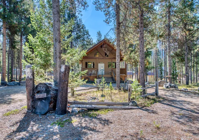 Photo 1 of Single family home for sale at 2849 E Fork Rd, Sula, MT 59871 | MLS# 30077699 | Listing updated on 2026-09-10