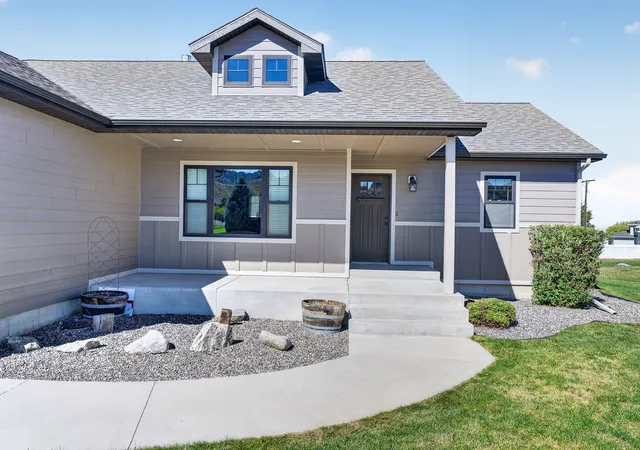 Photo 2 of Single family home for sale at 618 Lacey Rd, Billings, MT 59101 | MLS# 30077560 | Listing updated on 2026-09-18