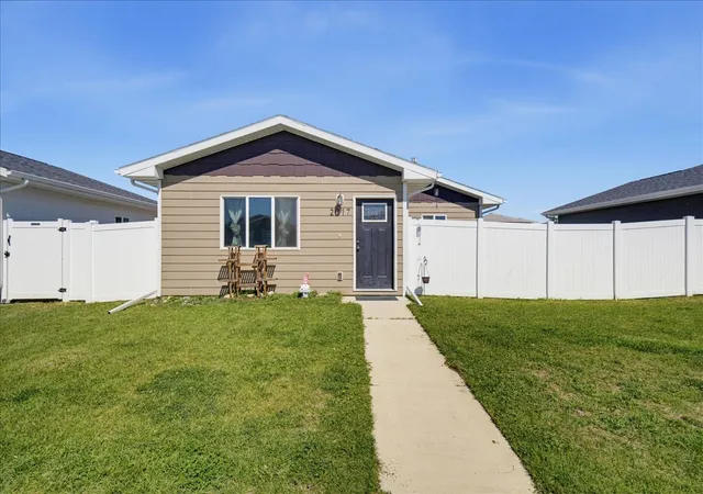 Photo 1 of Single family home for sale at 2017 22nd Avenue S, Great Falls, MT 59405 | MLS# 30078046 | Listing updated on 2026-09-20