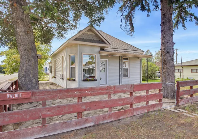 Photo 2 of Single family home for sale at 2726 Walnut St, Butte, MT 59701 | MLS# 30077950 | Listing updated on 2026-09-09