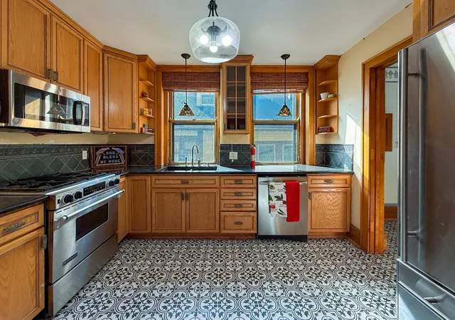 Photo 4 of Single family home for sale at 625 3rd Avenue N, Great Falls, MT 59401 | MLS# 30076905 | Listing updated on 2026-09-09
