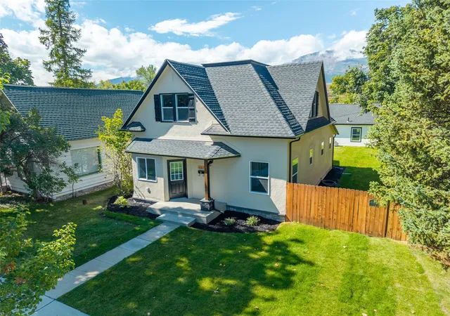 Photo 1 of Single family home for sale at 207 S 3rd Street, Hamilton, MT 59840 | MLS# 30077958 | Listing updated on 2026-09-10