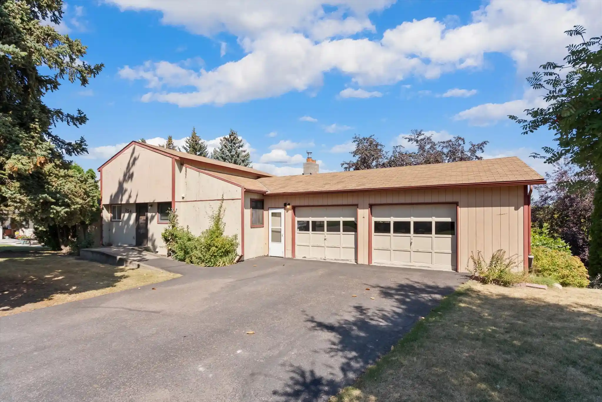 Photo 1 of Single family home for sale at 254 Farview Dr, Kalispell, MT 59901 | MLS# 30078020 | Listing updated on 2026-10-28