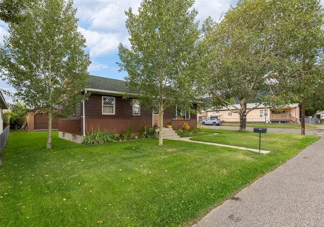 Photo 2 of Single family home for sale at 2419 Ottawa St, Butte, MT 59701 | MLS# 30078183 | Listing updated on 2026-09-14