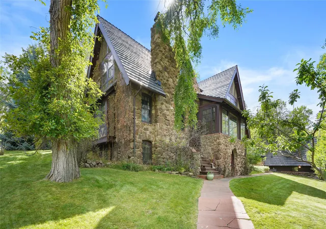 Photo 3 of Single family home for sale at 804 Gilbert St, Helena, MT 59601 | MLS# 30078182 | Listing updated on 2026-09-16