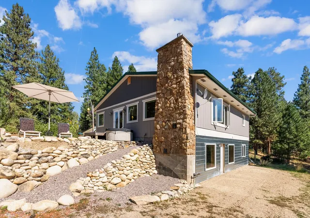 Photo 2 of Single family home for sale at 821 Fred Burr Rd, Victor, MT 59875 | MLS# 30078222 | Listing updated on 2026-09-15