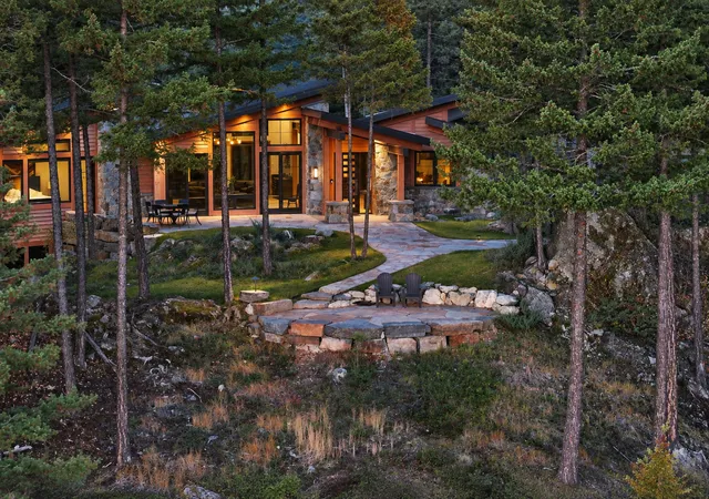 Photo 3 of Mansion for sale at 303 Whitefish Hills Loop, Whitefish, MT 59937 | MLS# 30078039 | Listing updated on 2026-09-11