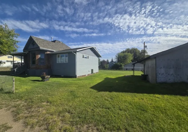 Photo 4 of Single family home for sale at 1926 Yale Ave, Butte, MT 59701 | MLS# 30078254 | Listing updated on 2026-10-29