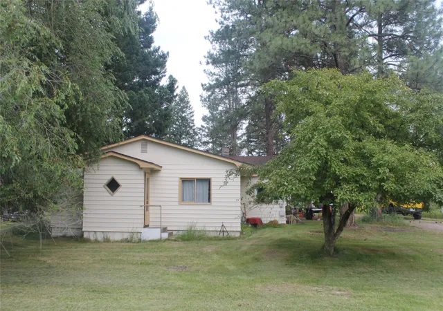 Photo 2 of Single family home for sale at 437 Maple Dr, Kalispell, MT 59901 | MLS# 30075440 | Listing updated on 2026-09-14