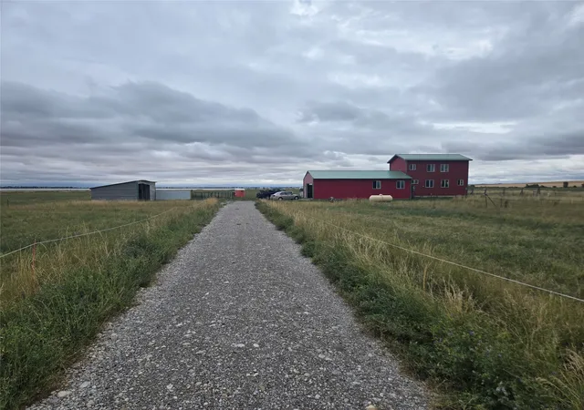 Photo 4 of Single family home for sale at 1119 Frances Hts Rd, Valier, MT 59486 | MLS# 30078053 | Listing updated on 2026-09-15
