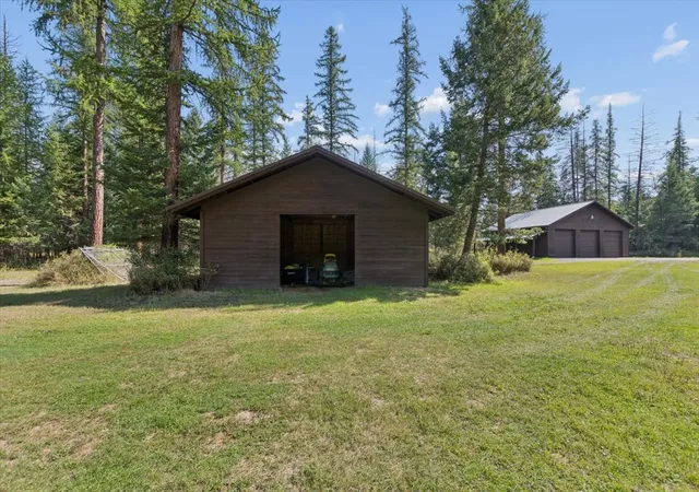 Photo 3 of Single family home for sale at 155 Stageline Dr, Whitefish, MT 59937 | MLS# 30078224 | Listing updated on 2026-09-13