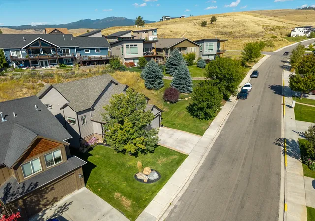 Photo 3 of Single family home for sale at 6526 Macarthur Dr, Missoula, MT 59808 | MLS# 30078040 | Listing updated on 2026-10-05