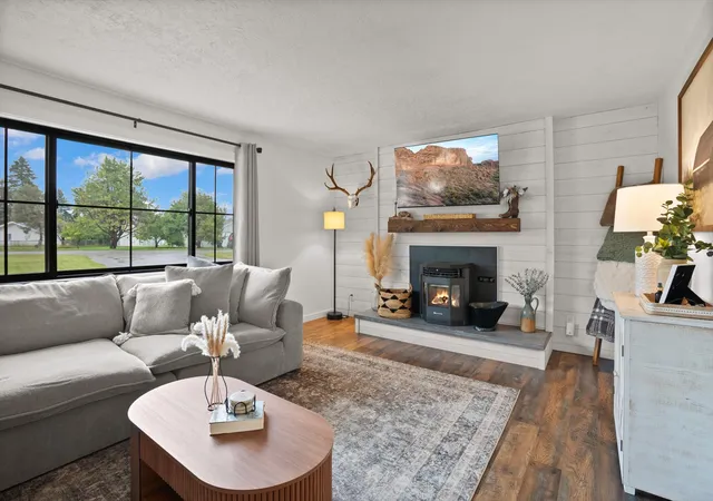 Photo 1 of Single family home for sale at 45 Preston Dr, Kalispell, MT 59901 | MLS# 30078189 | Listing updated on 2026-09-11
