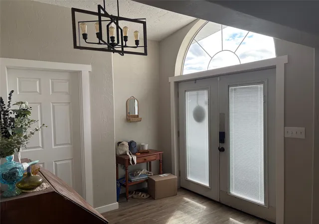 Photo 2 of Single family home for sale at 320 9th Avenue Sw, Great Falls, MT 59404 | MLS# 30078273 | Listing updated on 2026-09-11