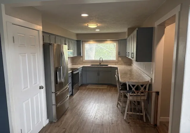 Photo 2 of Single family home for sale at 320 9th Avenue SW, Great Falls, MT 59404 | MLS# 30078273 | Listing updated on 2026-09-11