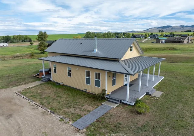 Photo 2 of Single family home for sale at 748 Bailey Ln, Corvallis, MT 59828 | MLS# 30078184 | Listing updated on 2026-09-14