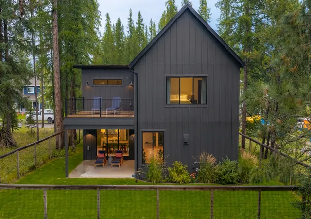 Photo 2 of Single family home for sale at 313 Sawtooth Dr, Whitefish, MT 59937 | MLS# 30078029 | Listing updated on 2026-09-12