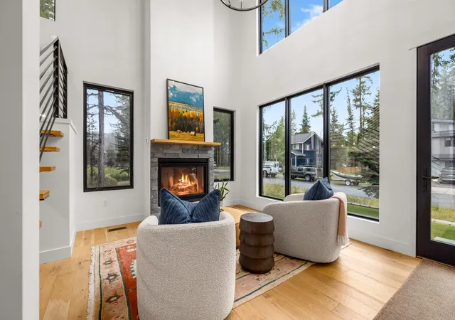 Photo 4 of Single family home for sale at 313 Sawtooth Dr, Whitefish, MT 59937 | MLS# 30078029 | Listing updated on 2026-09-12