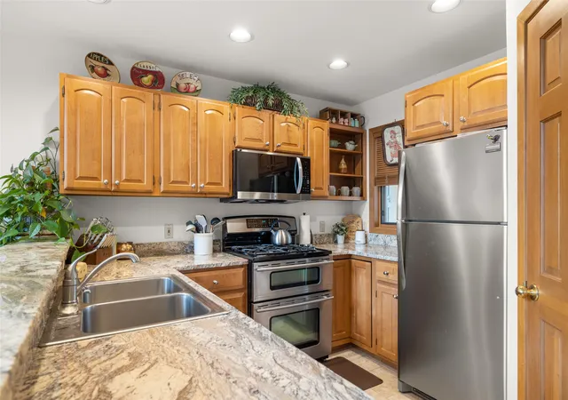 Photo 4 of Townhouse for sale at 183 Golf Ter #B, Bigfork, MT 59911 | MLS# 30072145 | Listing updated on 2026-09-12