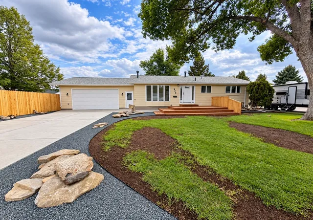 Photo 1 of Single family home for sale at 828 Sacajawea Dr, Great Falls, MT 59404 | MLS# 30078314 | Listing updated on 2026-09-17