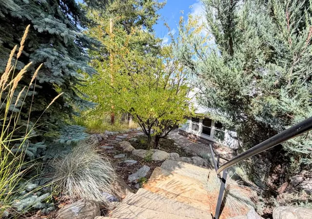 Photo 2 of Single family home for sale at 304 Skyles Pl, Whitefish, MT 59937 | MLS# 30078298 | Listing updated on 2026-09-12