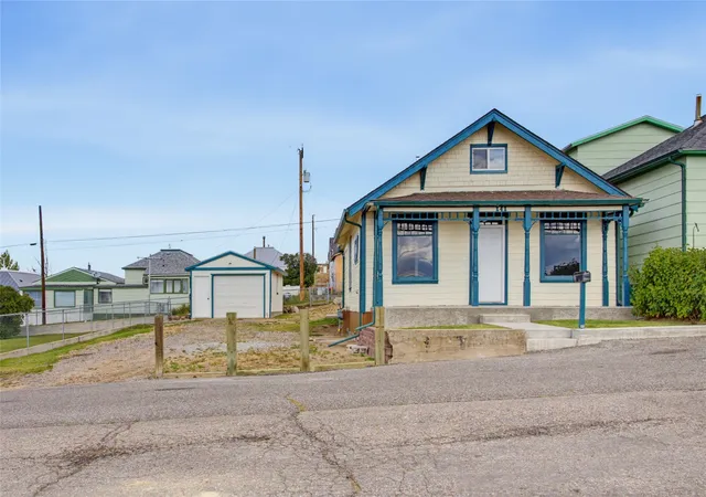 Photo 2 of Single family home for sale at 141 W Pacific St, Butte, MT 59701 | MLS# 30078232 | Listing updated on 2026-09-15