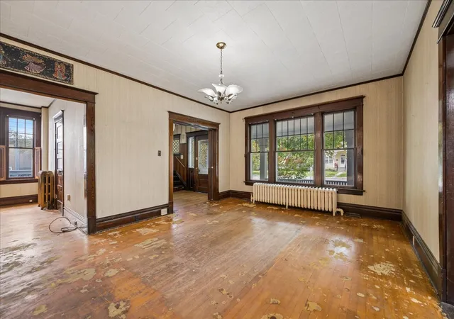 Photo 3 of Single family home for sale at 220 4th Avenue E, Kalispell, MT 59901 | MLS# 30078303 | Listing updated on 2026-10-20