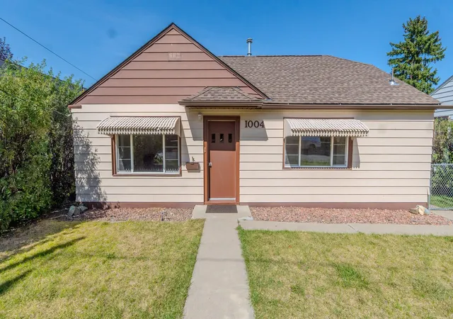 Photo 2 of Single family home for sale at 1004 12th Avenue, Helena, MT 59601 | MLS# 30078343 | Listing updated on 2026-09-20