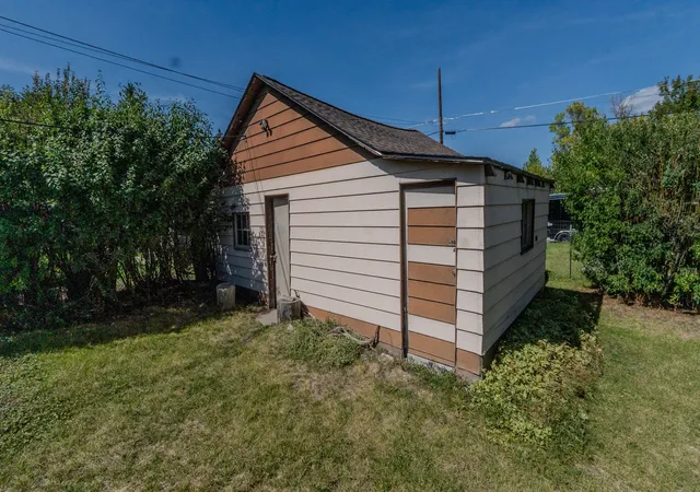 Photo 4 of Single family home for sale at 1004 12th Avenue, Helena, MT 59601 | MLS# 30078343 | Listing updated on 2026-09-20