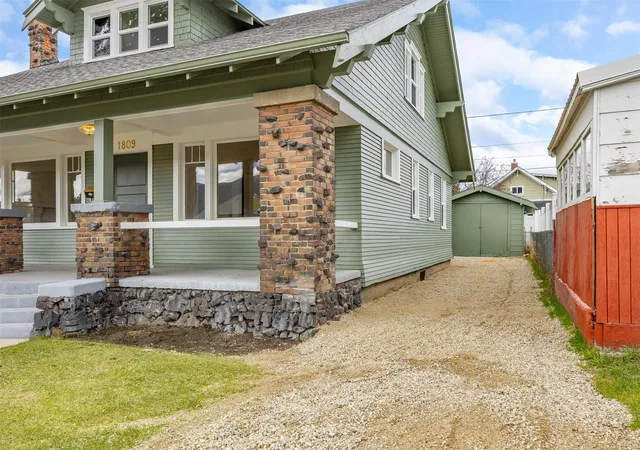 Photo 4 of Single family home for sale at 1809 Phillips Ave, Butte, MT 59701 | MLS# 30078364 | Listing updated on 2026-09-14