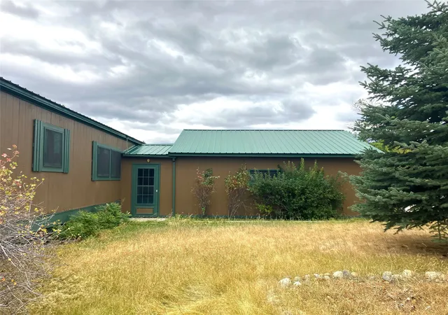Photo 2 of Manufactured home for sale at 204 S Jackson St, Boulder, MT 59632 | MLS# 30078379 | Listing updated on 2026-09-24
