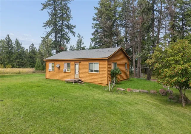 Photo 3 of Single family home for sale at 500 River Rd, Columbia Falls, MT 59912 | MLS# 30078388 | Listing updated on 2026-10-06