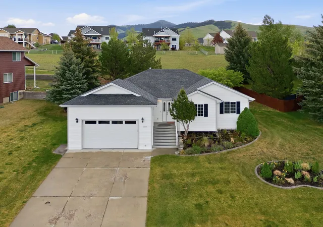 Photo 4 of Single family home for sale at 6872 Joy Dr, Missoula, MT 59803 | MLS# 30078397 | Listing updated on 2026-10-04