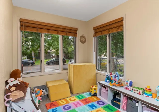 Photo 3 of Single family home for sale at 1009 3rd Avenue S, Great Falls, MT 59405 | MLS# 30078320 | Listing updated on 2026-09-29